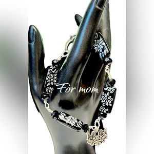 🖤Ceramic beaded MOM bracelet with gorgeous lobster clasp